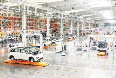 位于柳東新區內的上汽通用五菱寶駿基地內的島式精益制造工廠。記者 覃科 攝